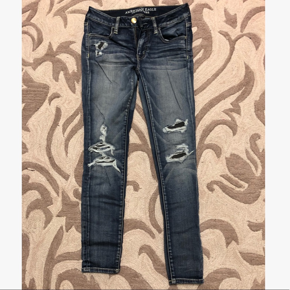 American Eagle size 4 short ripped jeans